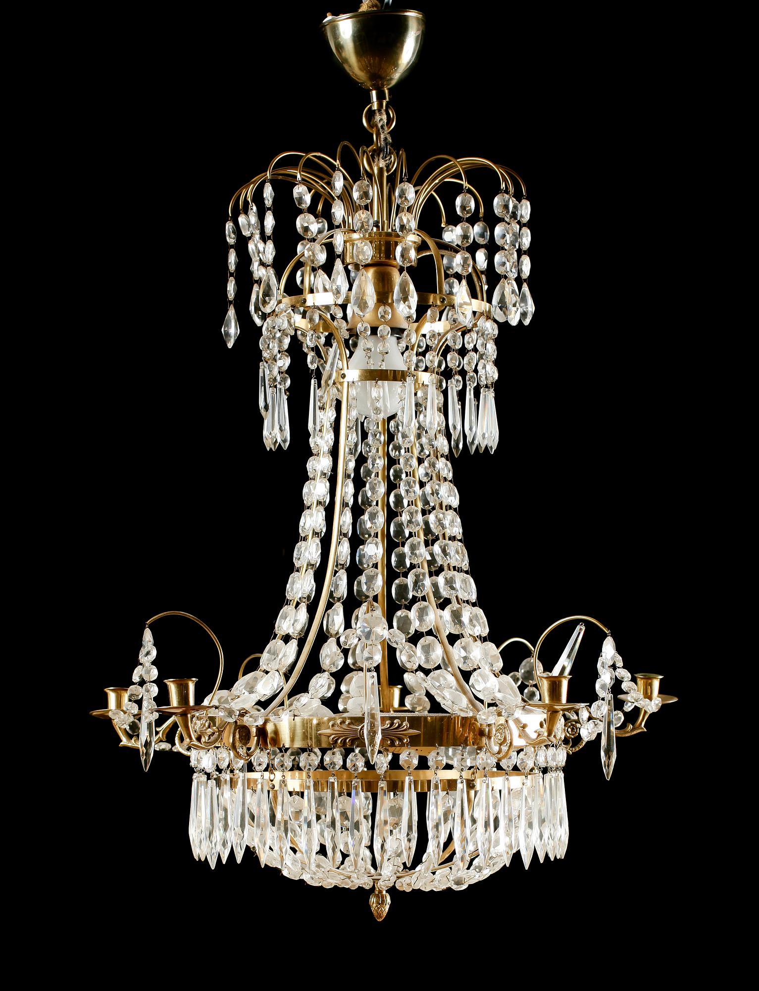 LJUSKRONA, gustaviansk stil, 1900-talets mitt. Höjd 70 cm.