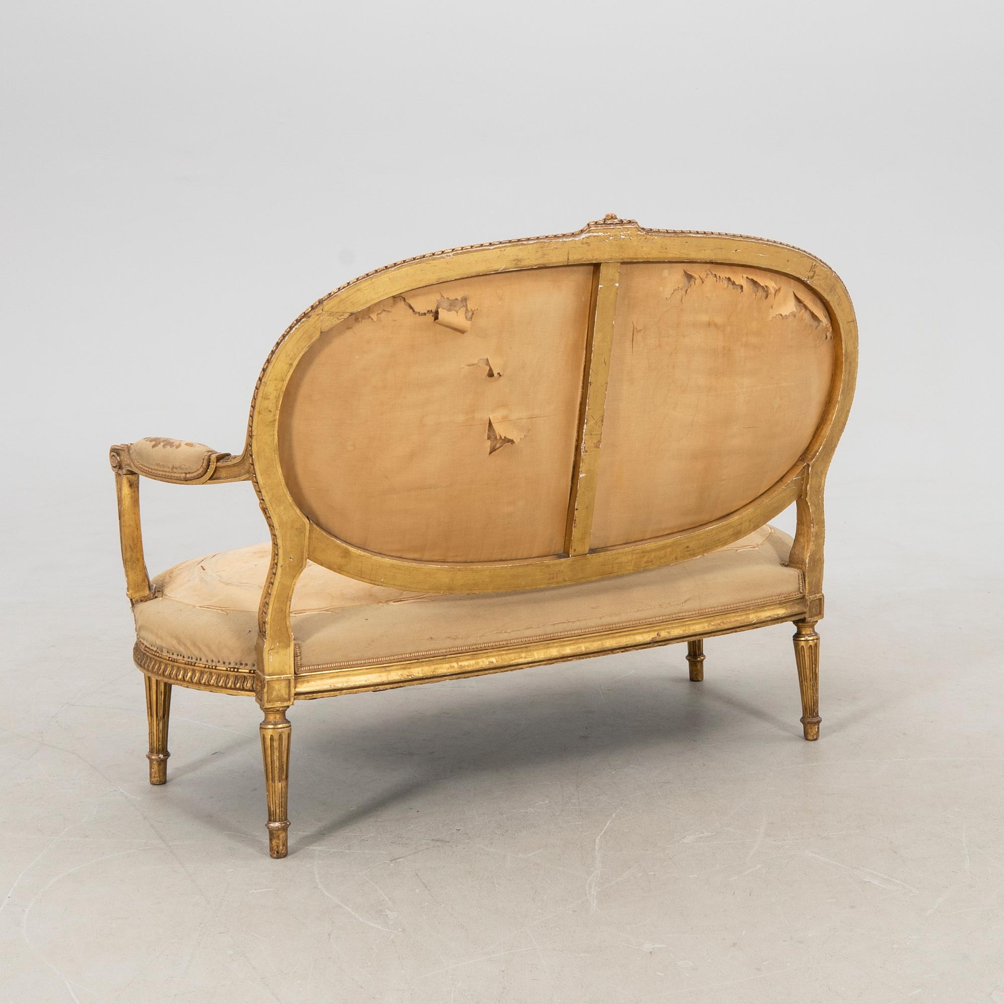 Soffgrupp 3 dlr Louis XVI-stil omkring 1900.