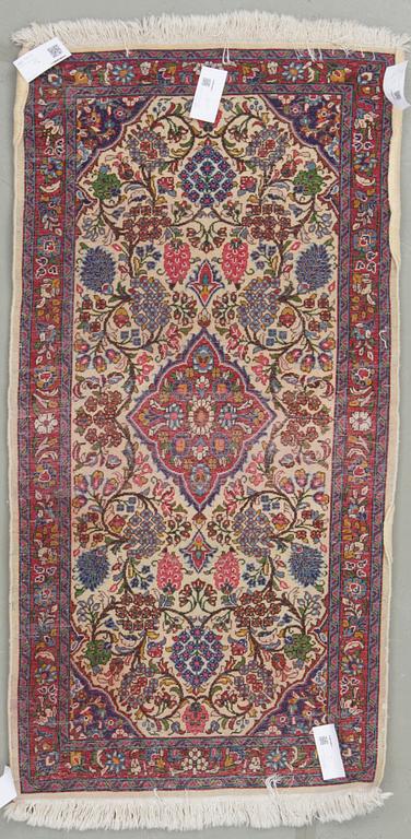 MATTA, old Sarouk. 130x67 cm.