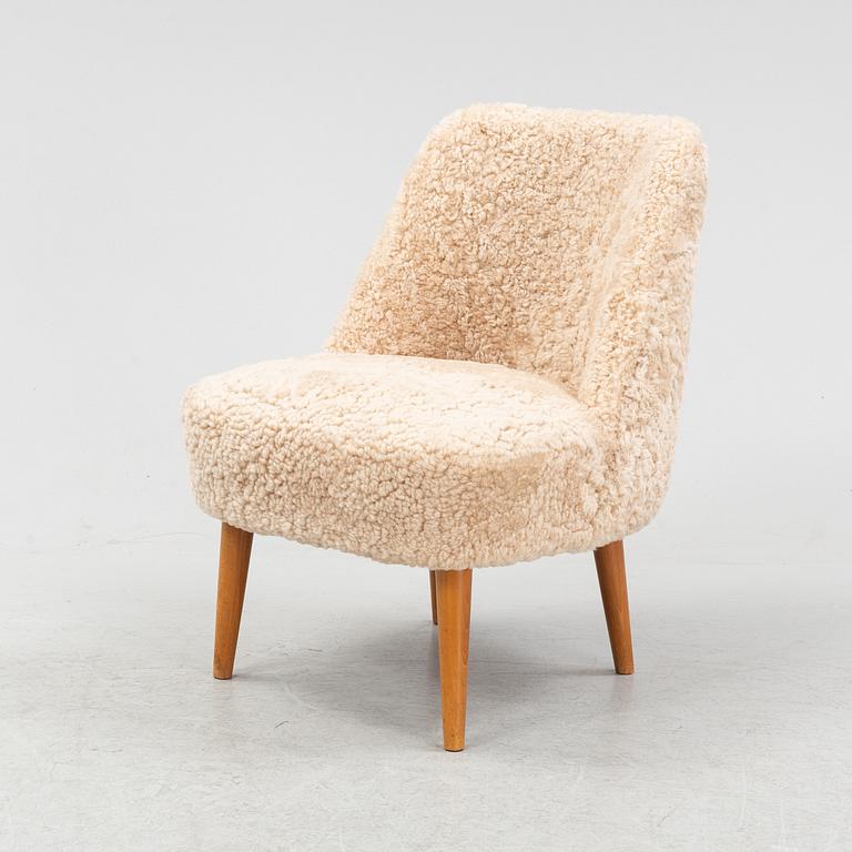 A Swedish Modern easy chair, 1940's/50's.