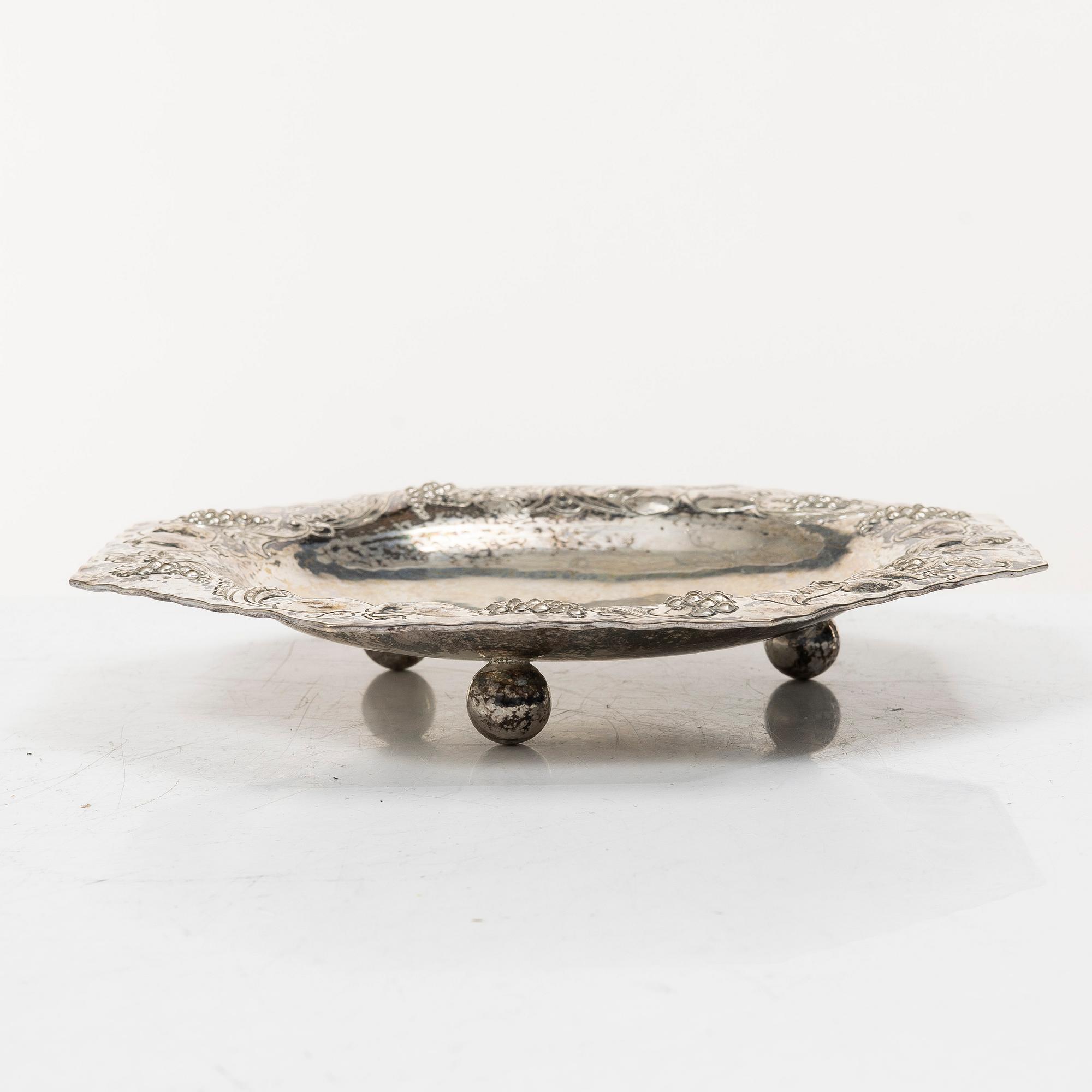 A Swedish silver dish, mark of JE Skreij, Falun 1929.