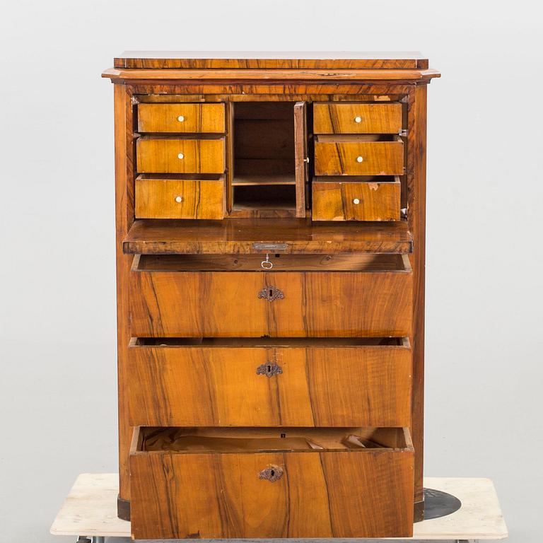 CHIFFONJÉ, 1800-talets andra hälft.
