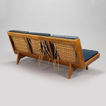 Carl Gustaf Hiort af Ornäs, a mid-20th century 'Studio' sofa for Puunveisto Oy - Träsnideri Ab.