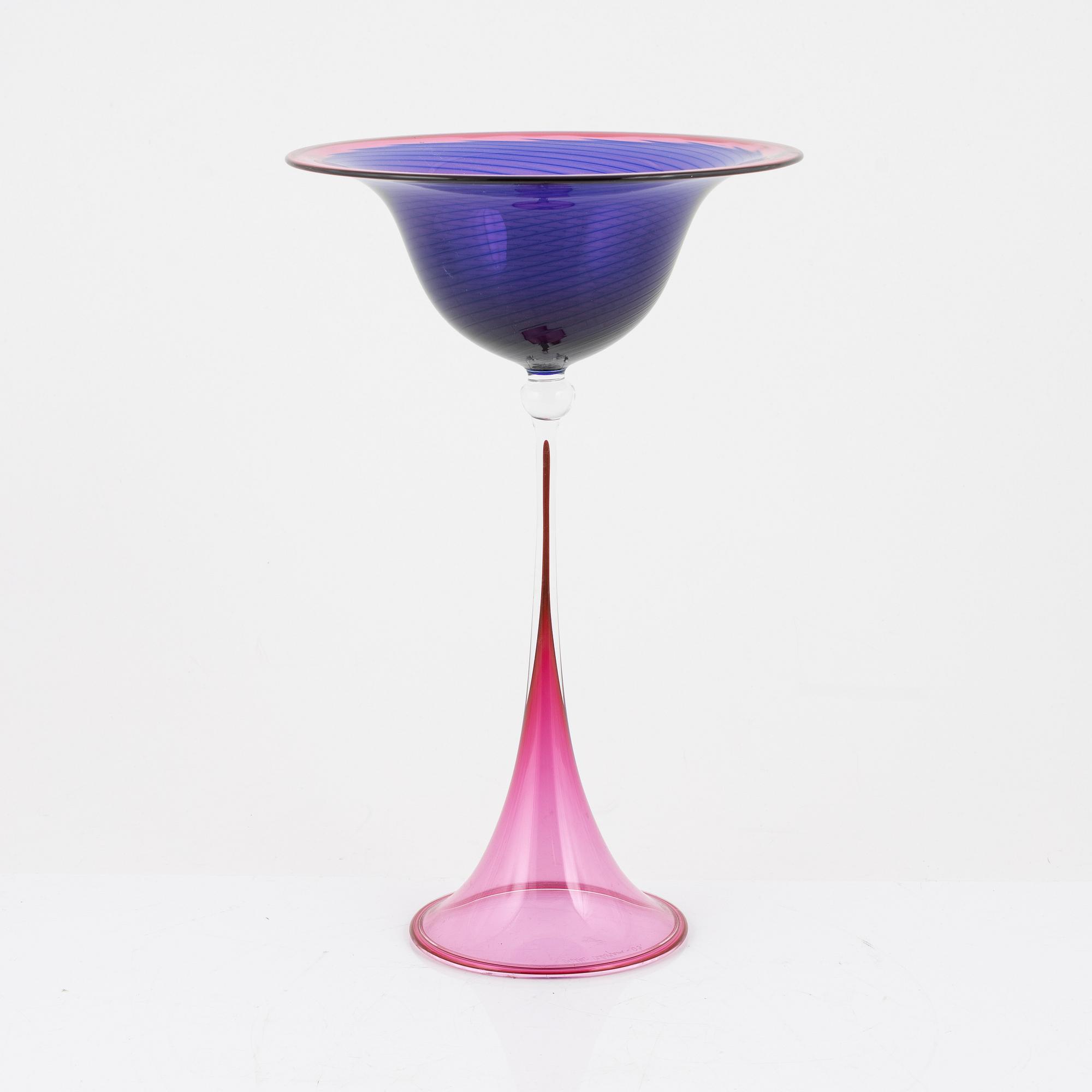 Wilke Adolfsson, pokalglas, signerad och daterad -03.