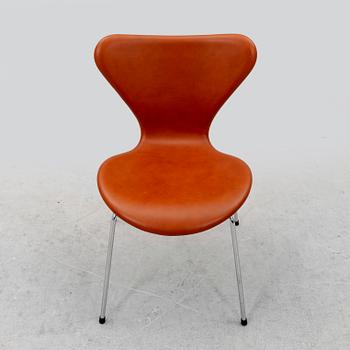 Arne Jacobsen, stolar 4 st "Sjuan" för Fritz Hansen, 1900-talets andra hälft.