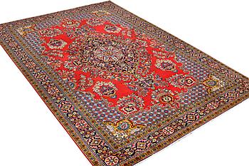 A Golpaygan carpet, c. 320 x 210 cm.