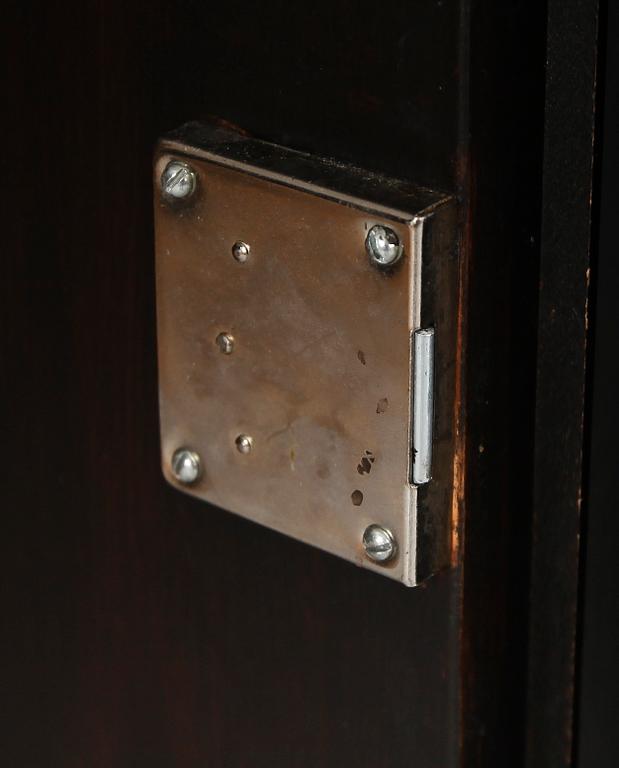 POTTSKÅP, 1 par, rokokostil, för Nationalmuseum, 1900-tal.