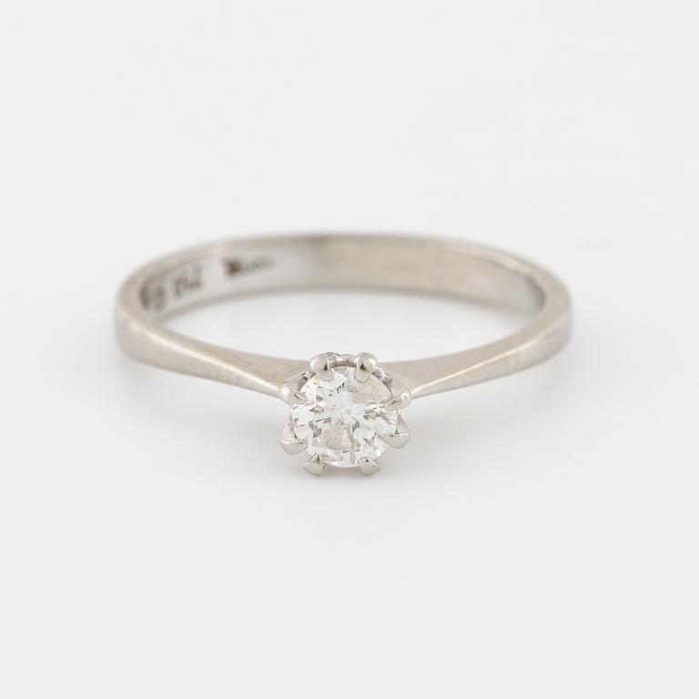 A brilliant cut diamond ring with swedish import mark.