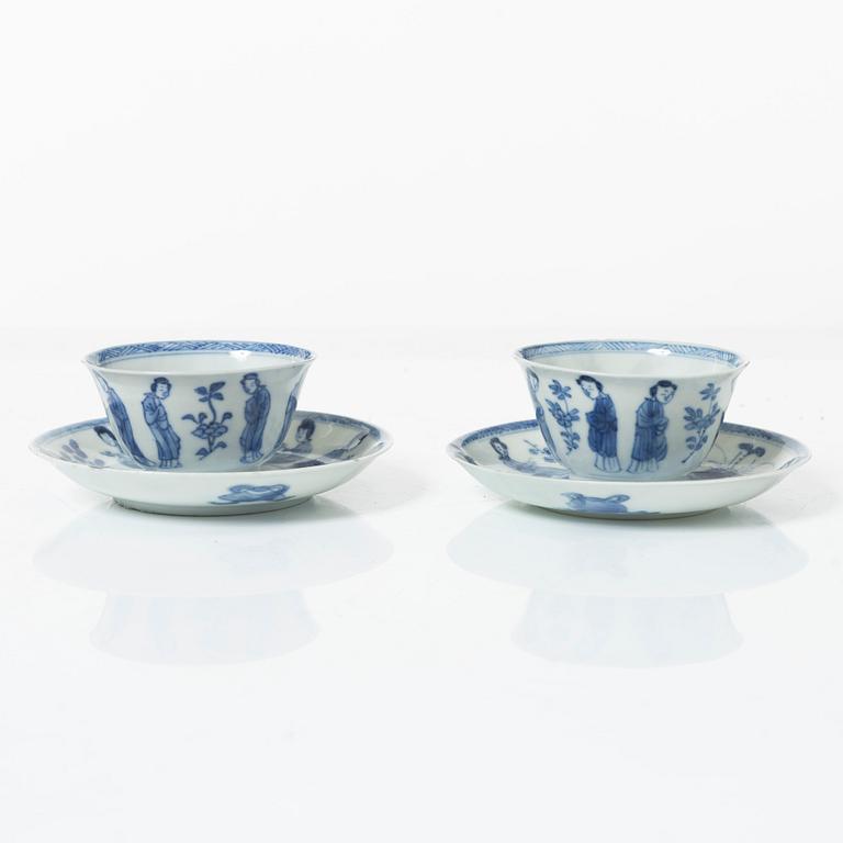 Koppar med fat, 2 stycken samt koppar, 2 stycken. porslin Kina 1700/1800-tal.