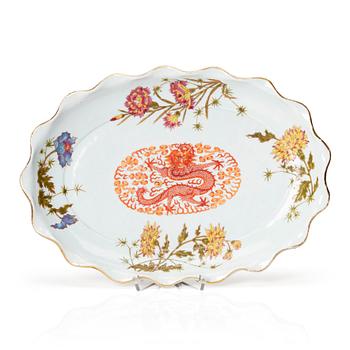 A Chinese 'five clawed dragon' dish, late Qing dynasty with Guangxu mark.