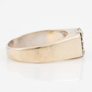 Ring 18K vitguld med sex åttkantslipade diamanter.