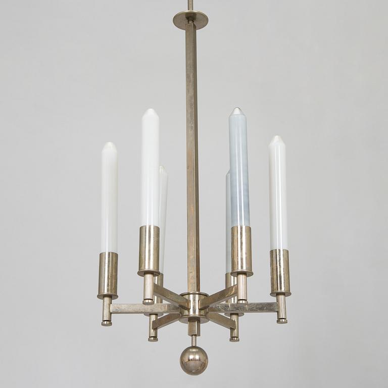 Paavo Tynell, A 1930s made to order chandelier for Taito.