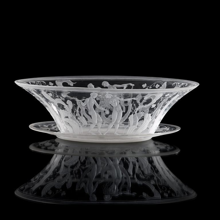 A Simon Gate engraved glass bowl and stand, Orrefors 1929.