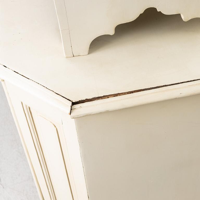 Skåp, omkring 1800.