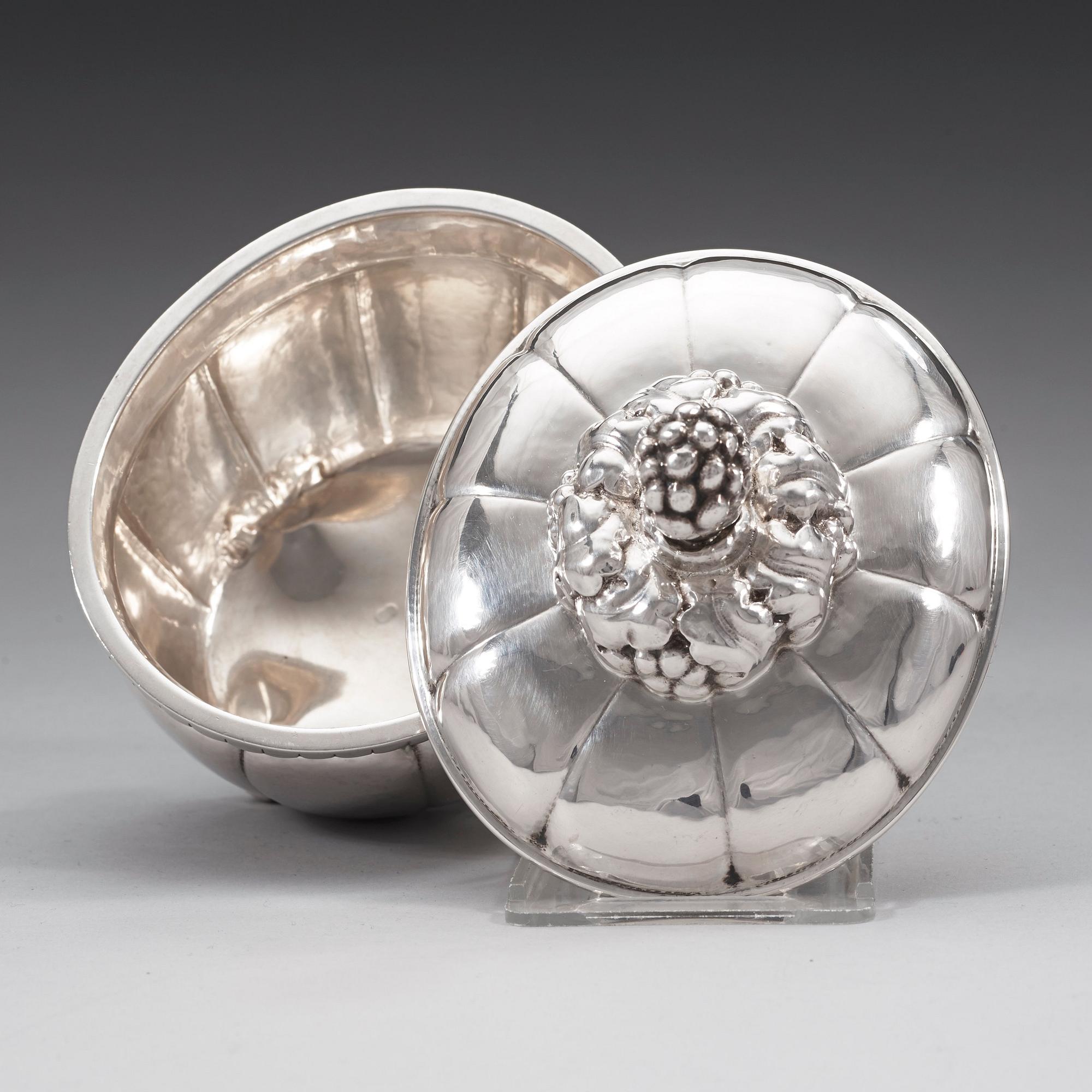 GEORG JENSEN, bonbonnière, Köpenhamn ca 1915-21, design nr 72,