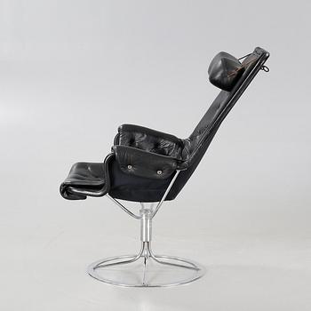 A "Jetson" chair, designed by 5Bruno Mathsson dfor Dux, made around year 2000.