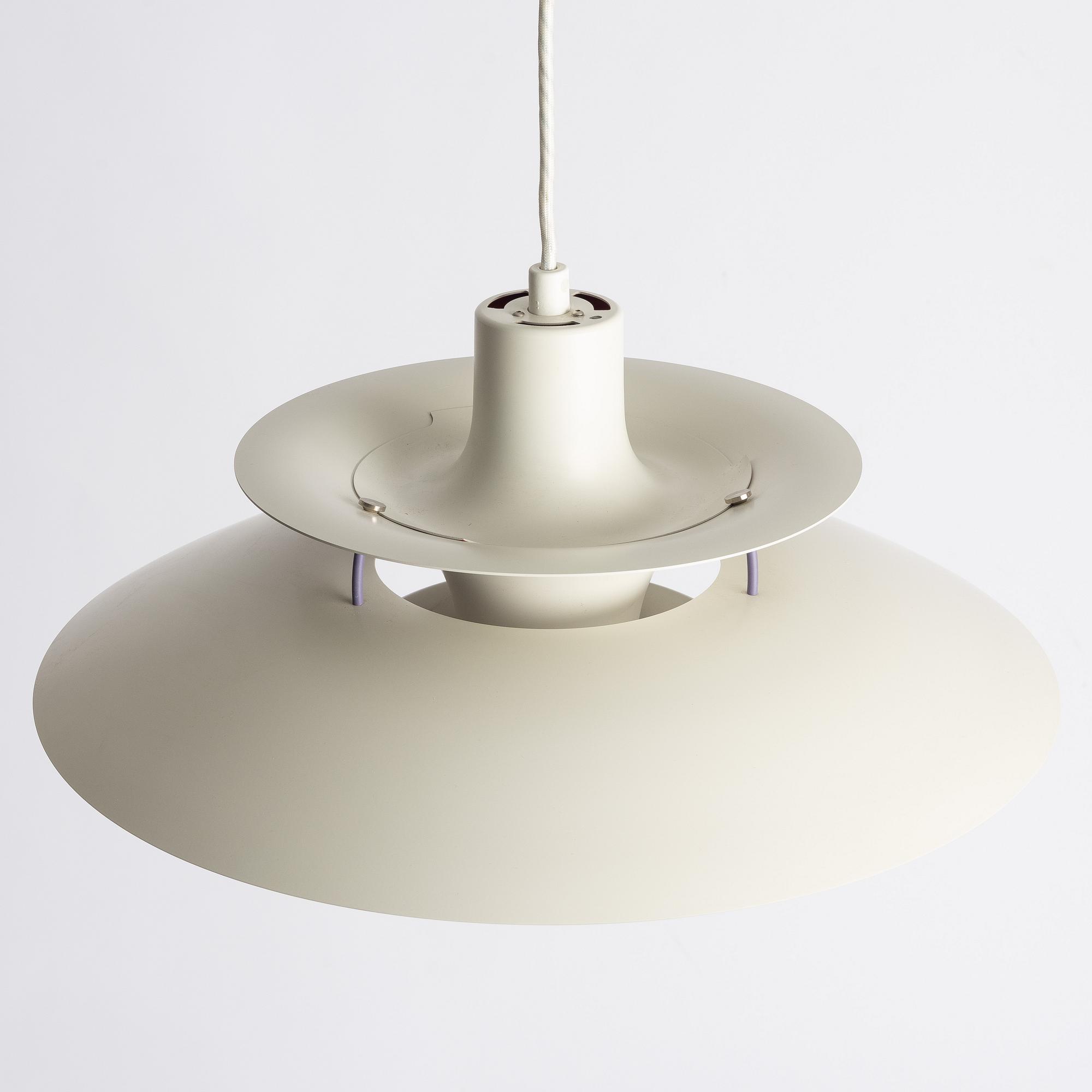 Poul Henningsen, taklampa "PH 5", Louis Poulsen, Danmark.