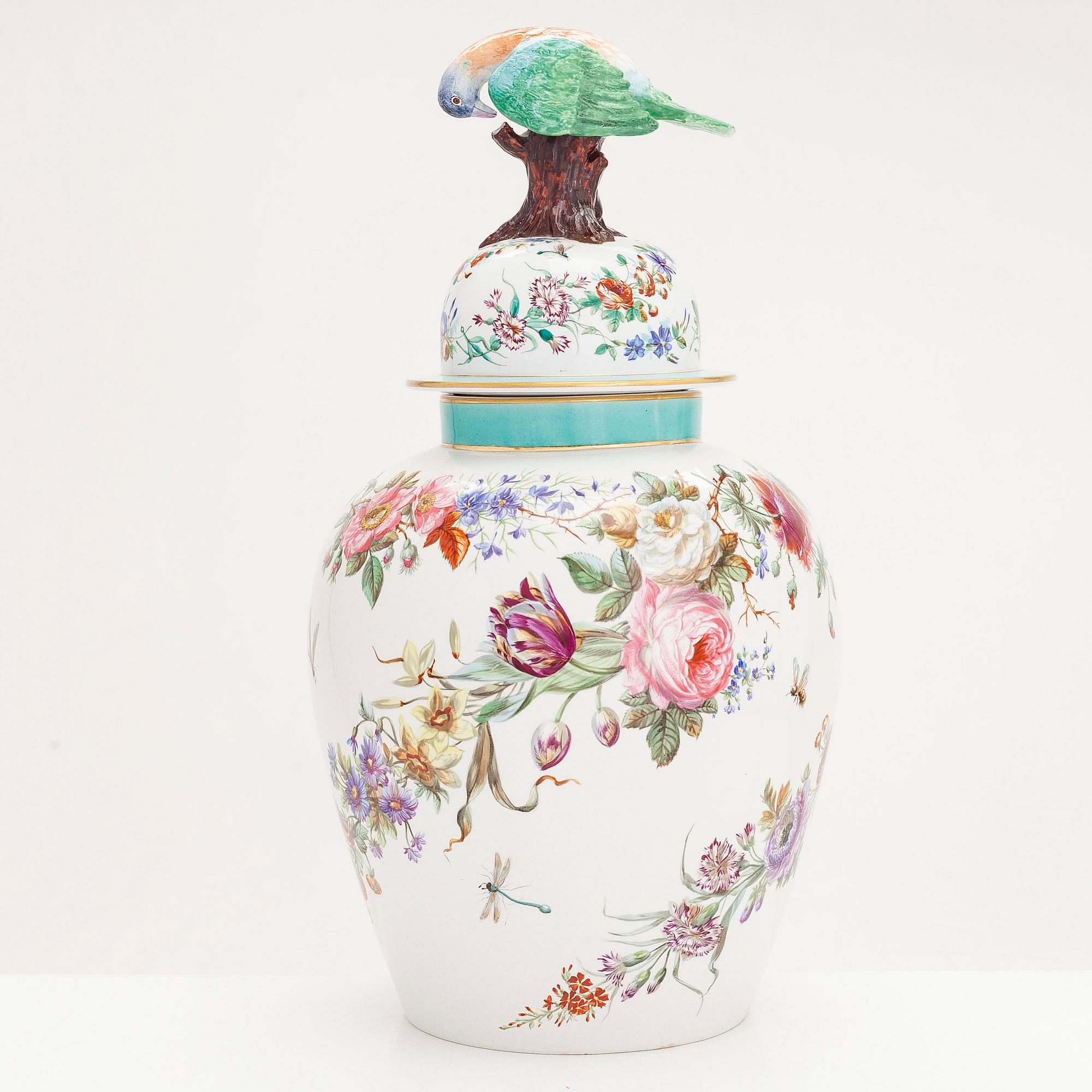 Urna, Rörstrand, daterad 25/3 1871. E.B.