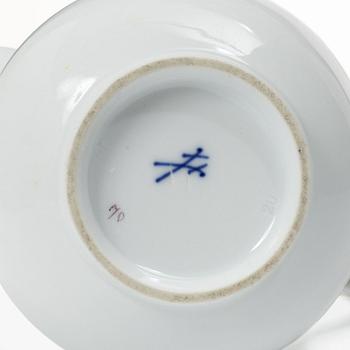 Meissen, Tea and coffee service, approx. 93 pieces, porcelain, “Meissen Rose” (Rote Rose/Meissener Rose).