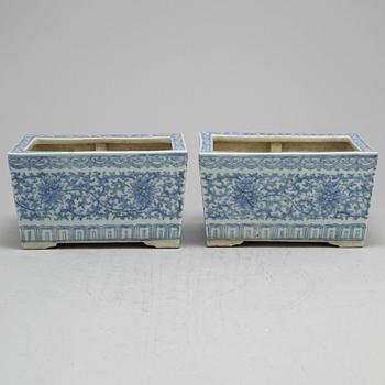 A set of three blue and white flower pots, China, 20th Century.