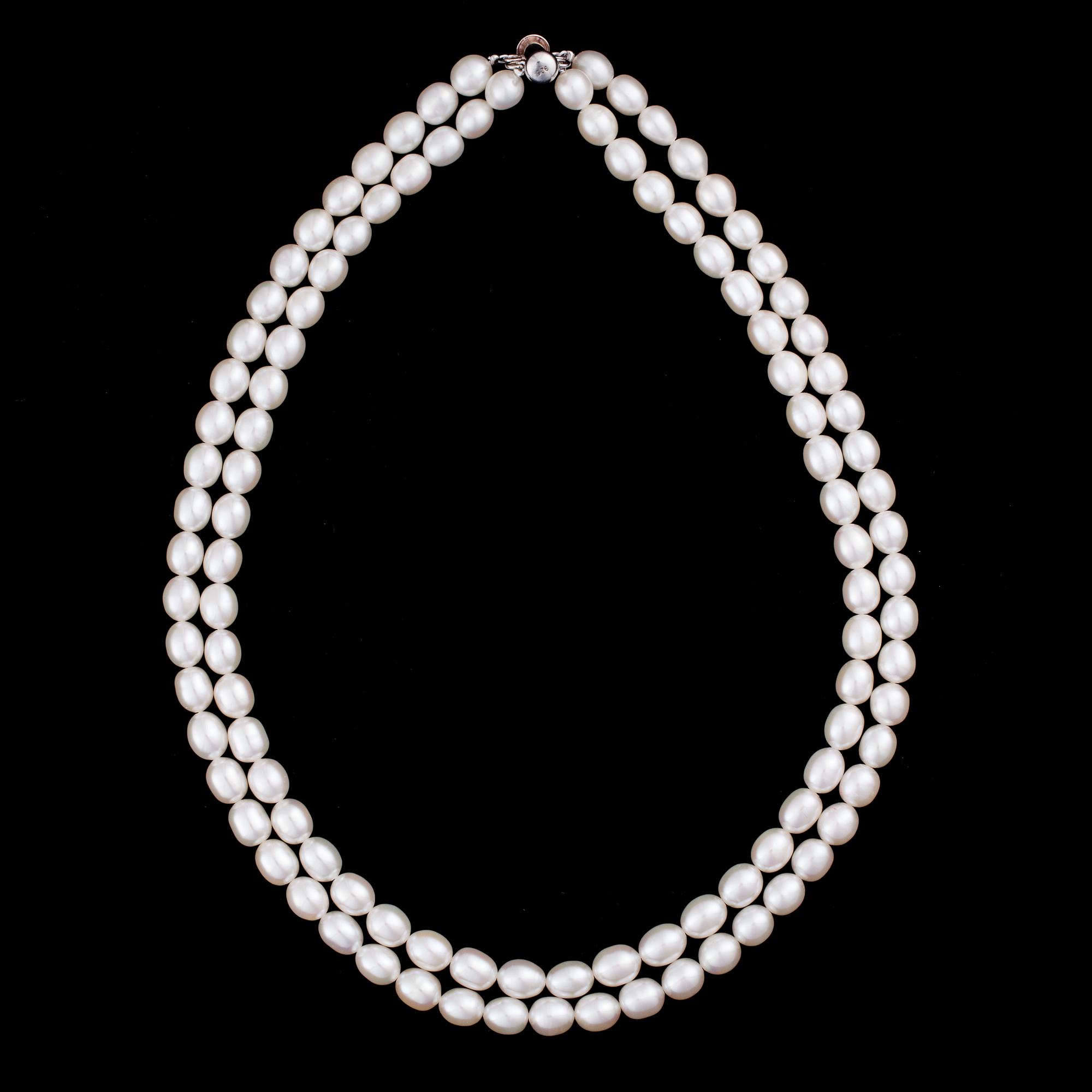 PÄRLCOLLIER, 2-radig, odlade pärlor, silverlås. 2000-tal.