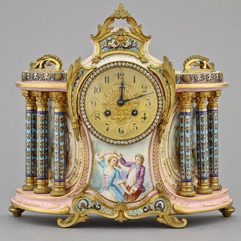 BORDSUR, porslin, 1800/1900-tal.