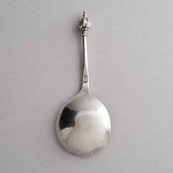 A Scandinavian 17th/18th century silver spoon.