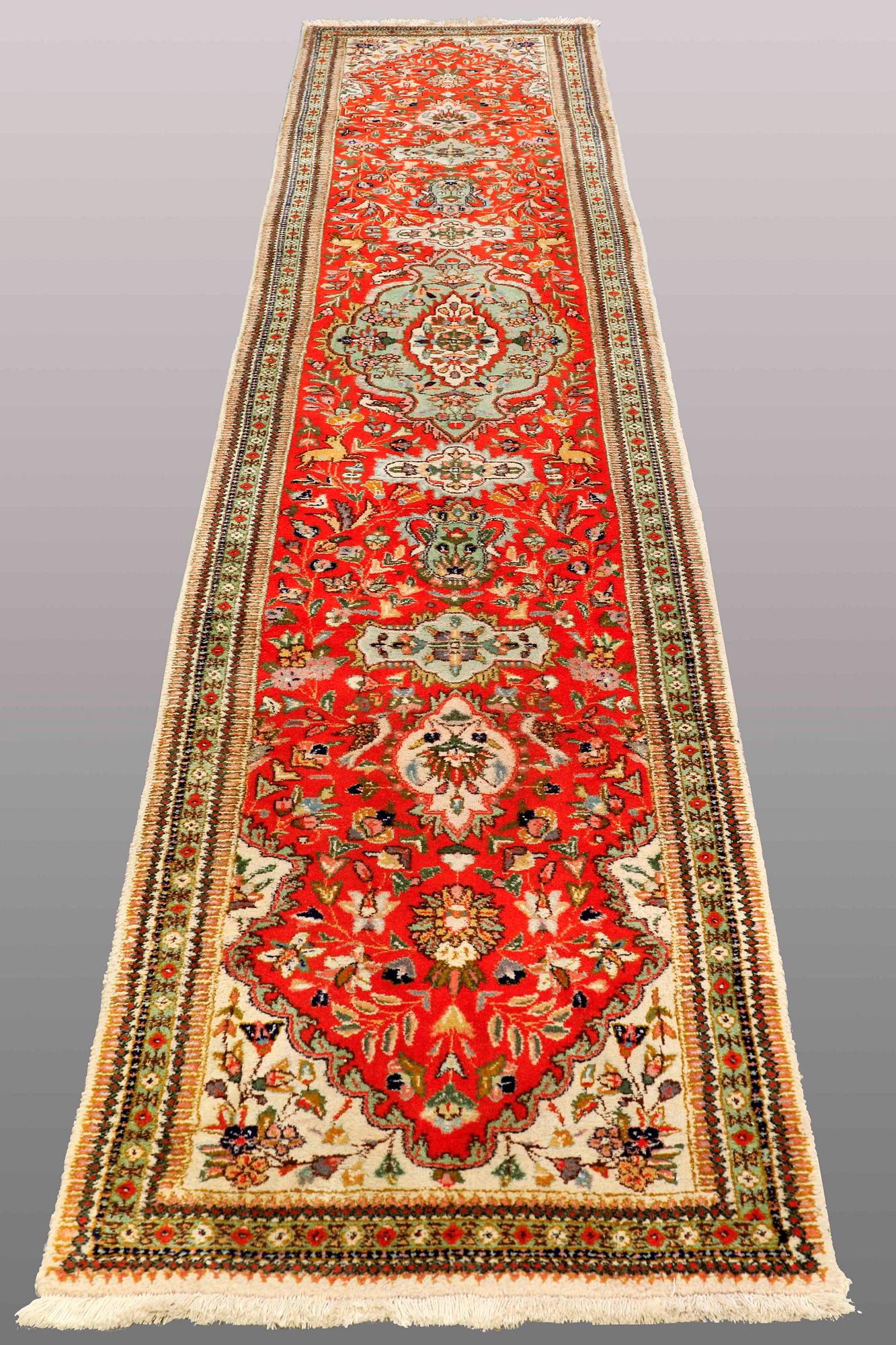 GALLERIMATTA, Figural Täbris, ca 395 x 88 cm.