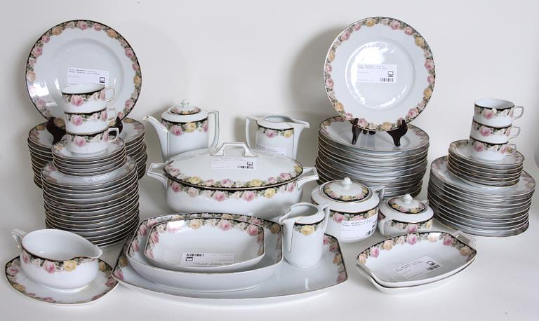 MATSERVIS, porslin, Thomas, Bavaria, ca 60 delar.