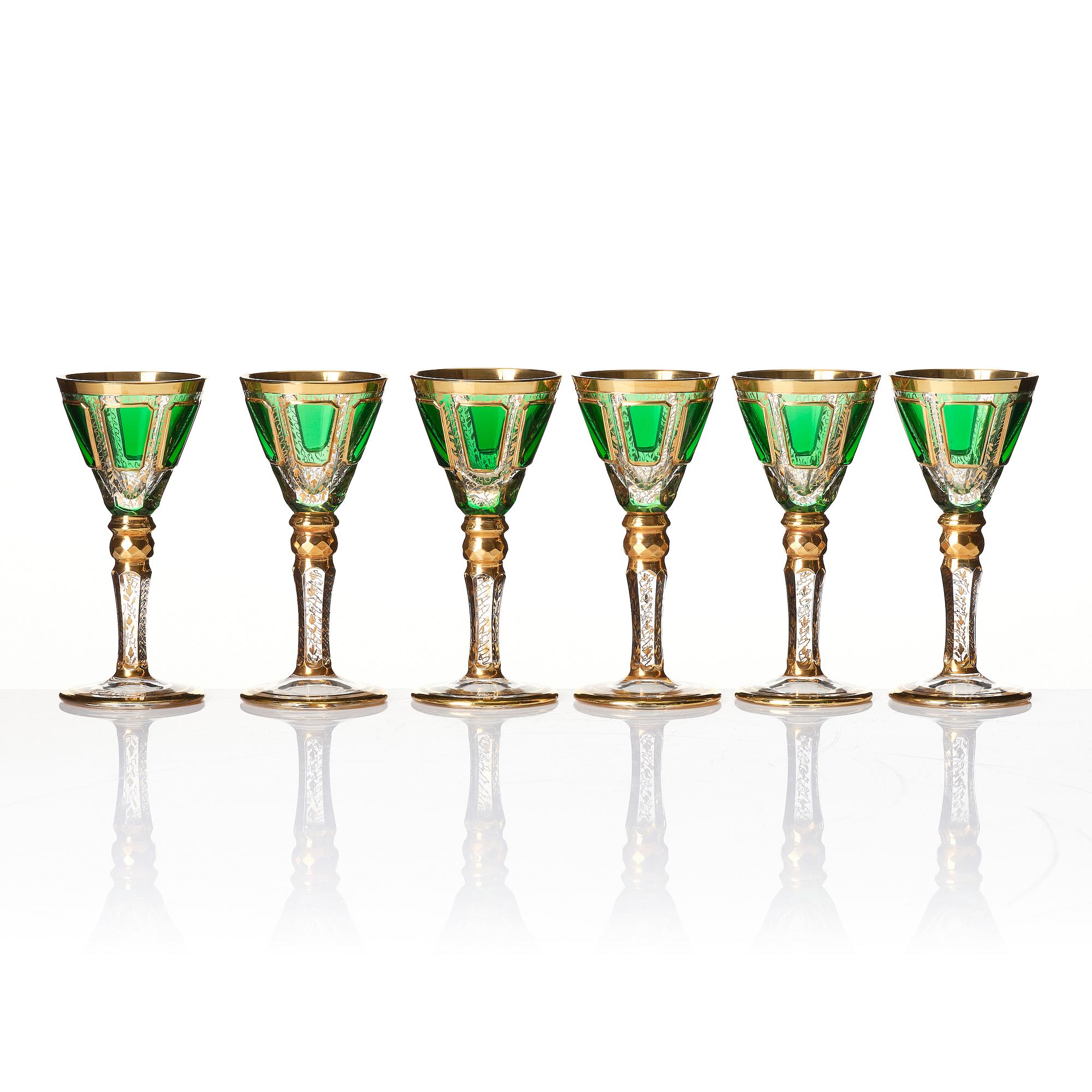 Likörservis, glas, en karaff och sex glas, Murano,  samt kanna,, 1900-tal.