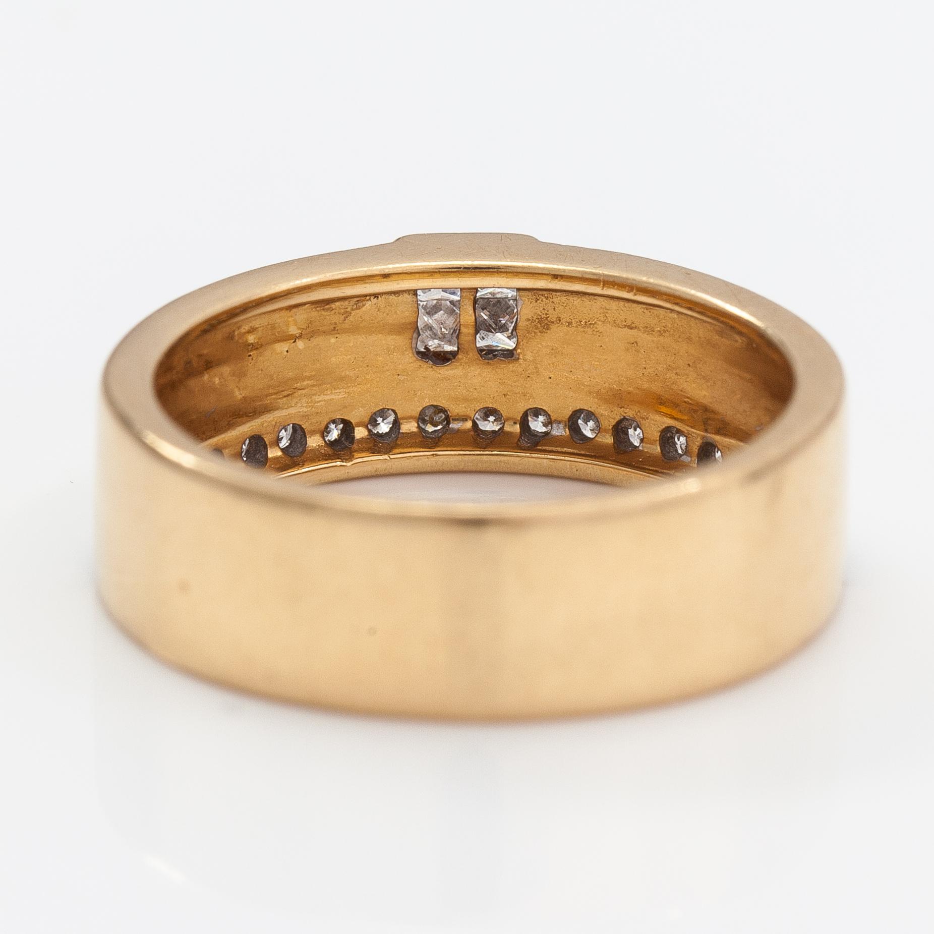 Sormus, 18K kultaa, timantteja n. 0.32 ct yht.