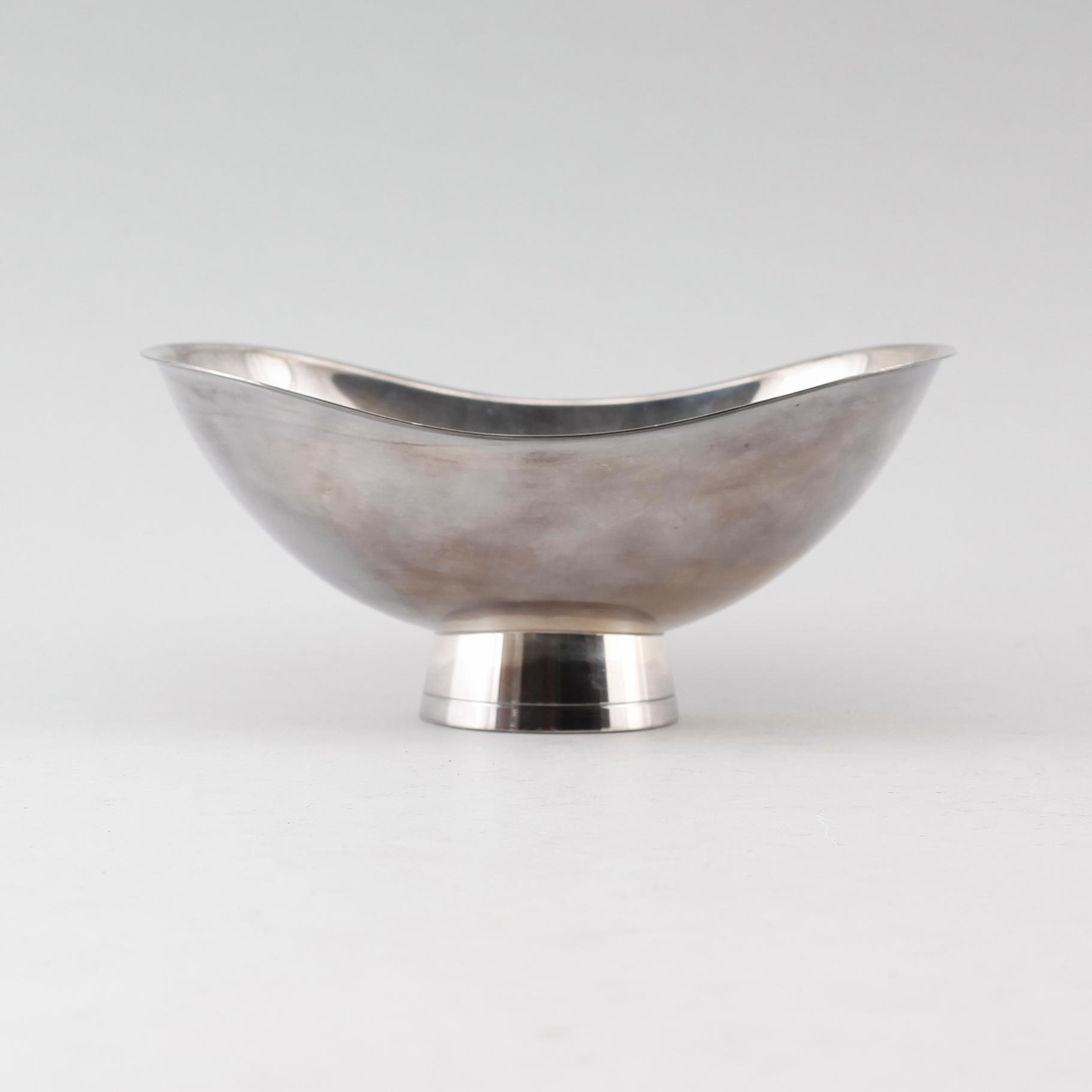 SKÅL, silver, Gustav Jansson, CG Hallberg, Stockholm 1961. Vikt ca 252 gram.