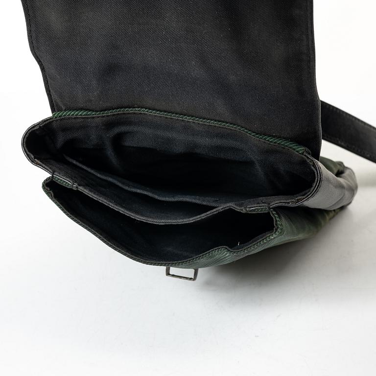 Louis Vuitton, väska, "Pm Taiga Saratov", 2003.