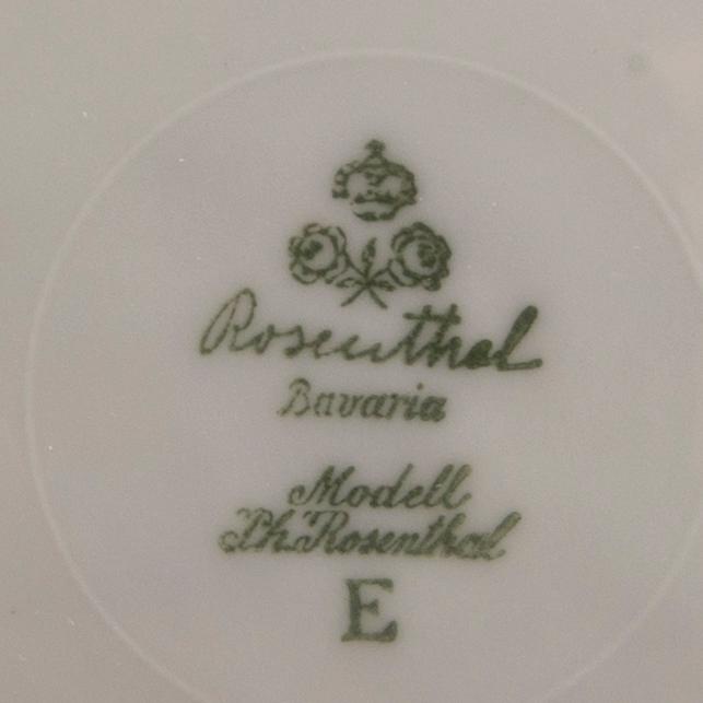 A 76 pcs Rosenthal porcelain service mid 1900s.