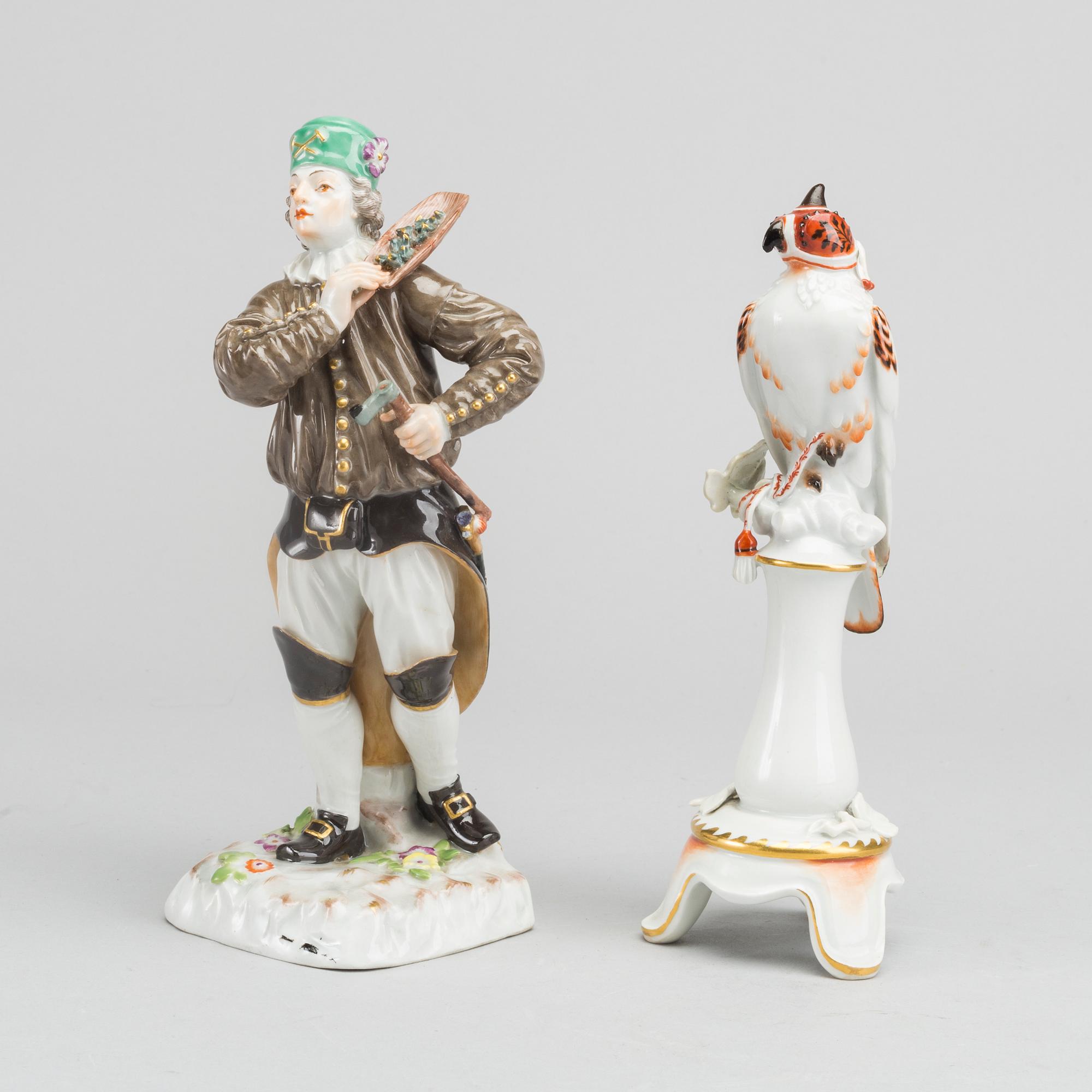 A set of two porcelain Meissen figurines.