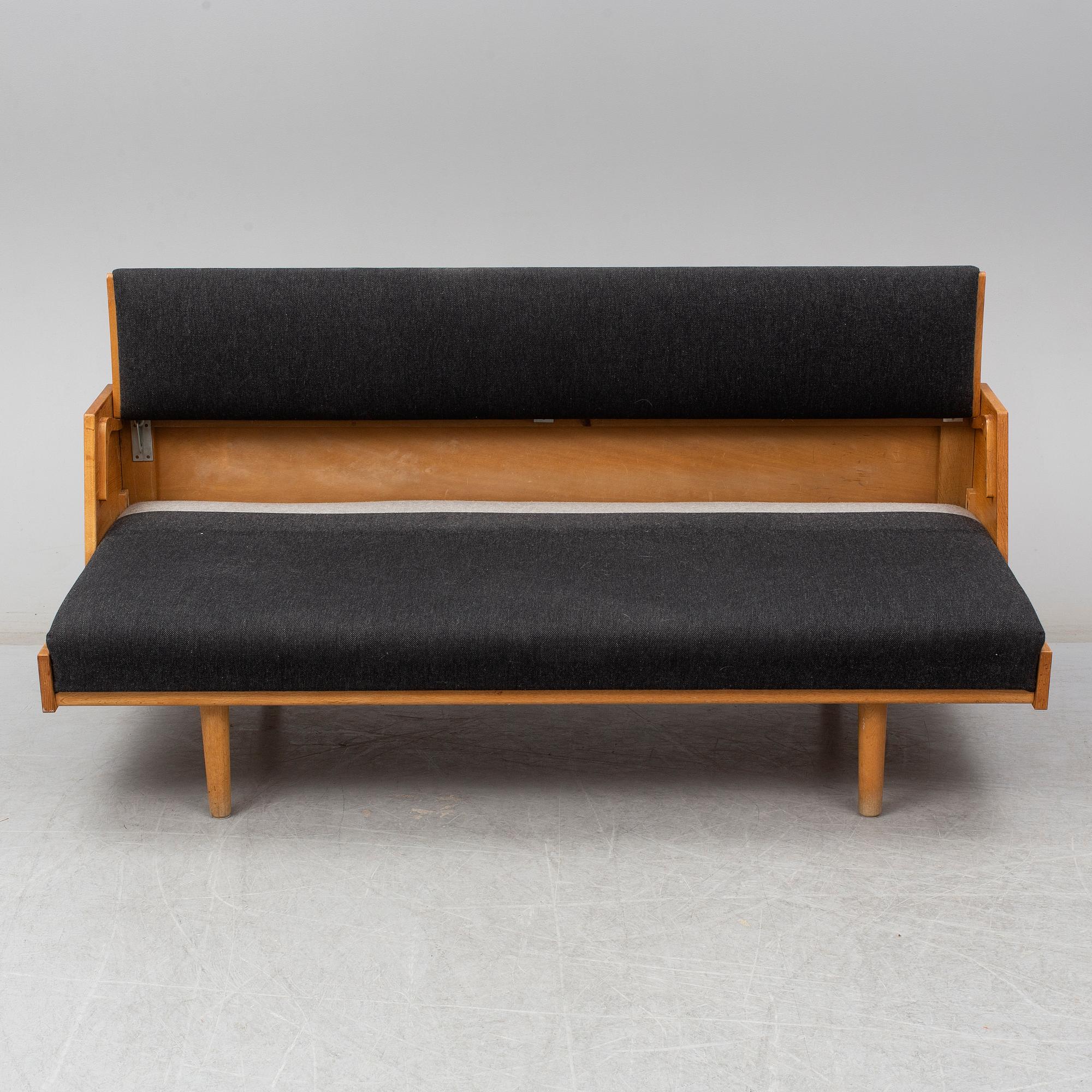 HANS J WEGNER, sofa, 'GE-258', Getama, Denmark. Mid 20th century.