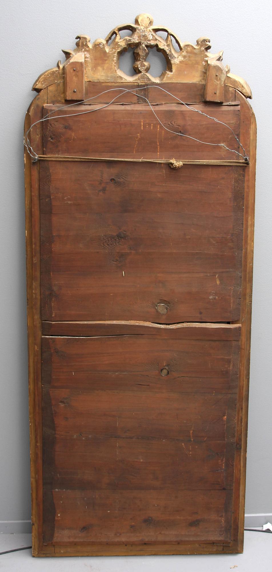 SPEGEL MED KONSOL. Nyrokoko, 1800-talets andra hälft.