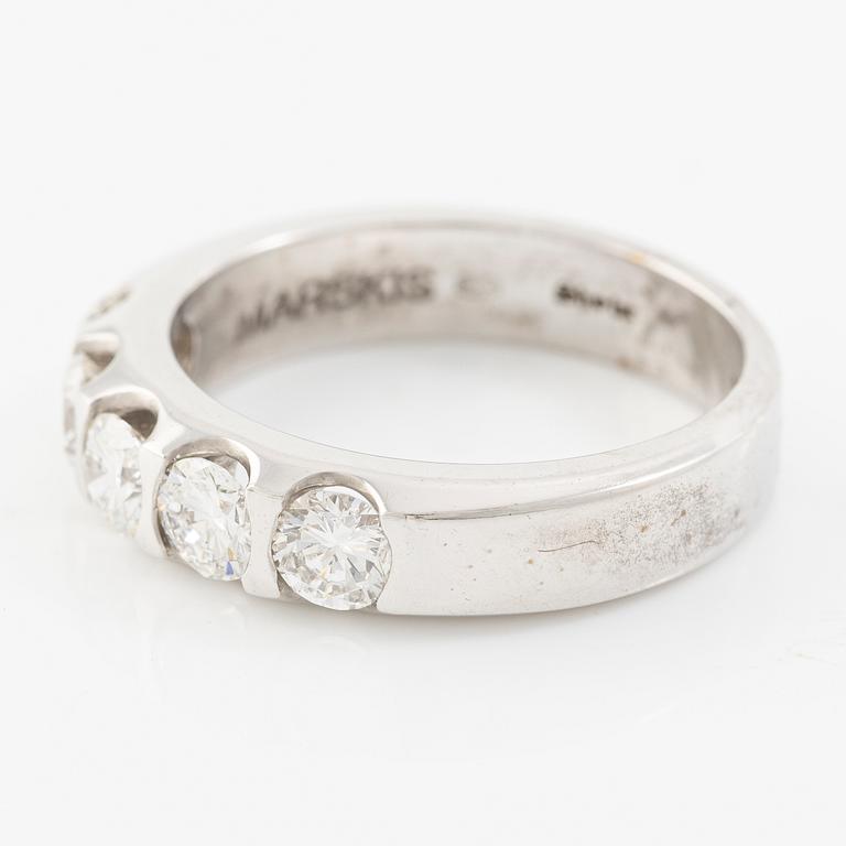 Half eternity ring in 14K white gold set with brilliant-cut diamonds.