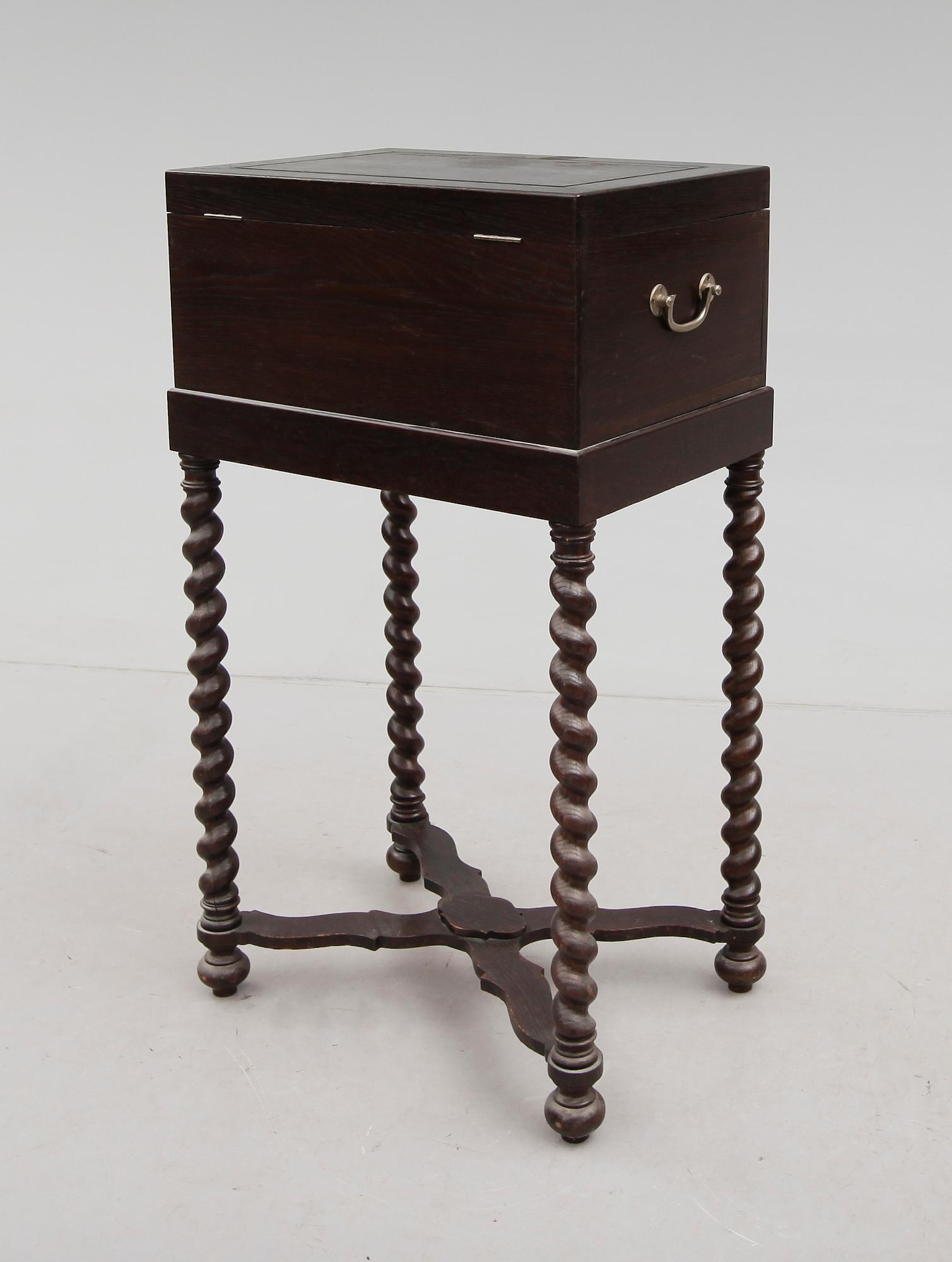 BESTICK, 114 delar,  silver, Stockholm ca 1917. Vikt ca 4639 gram.