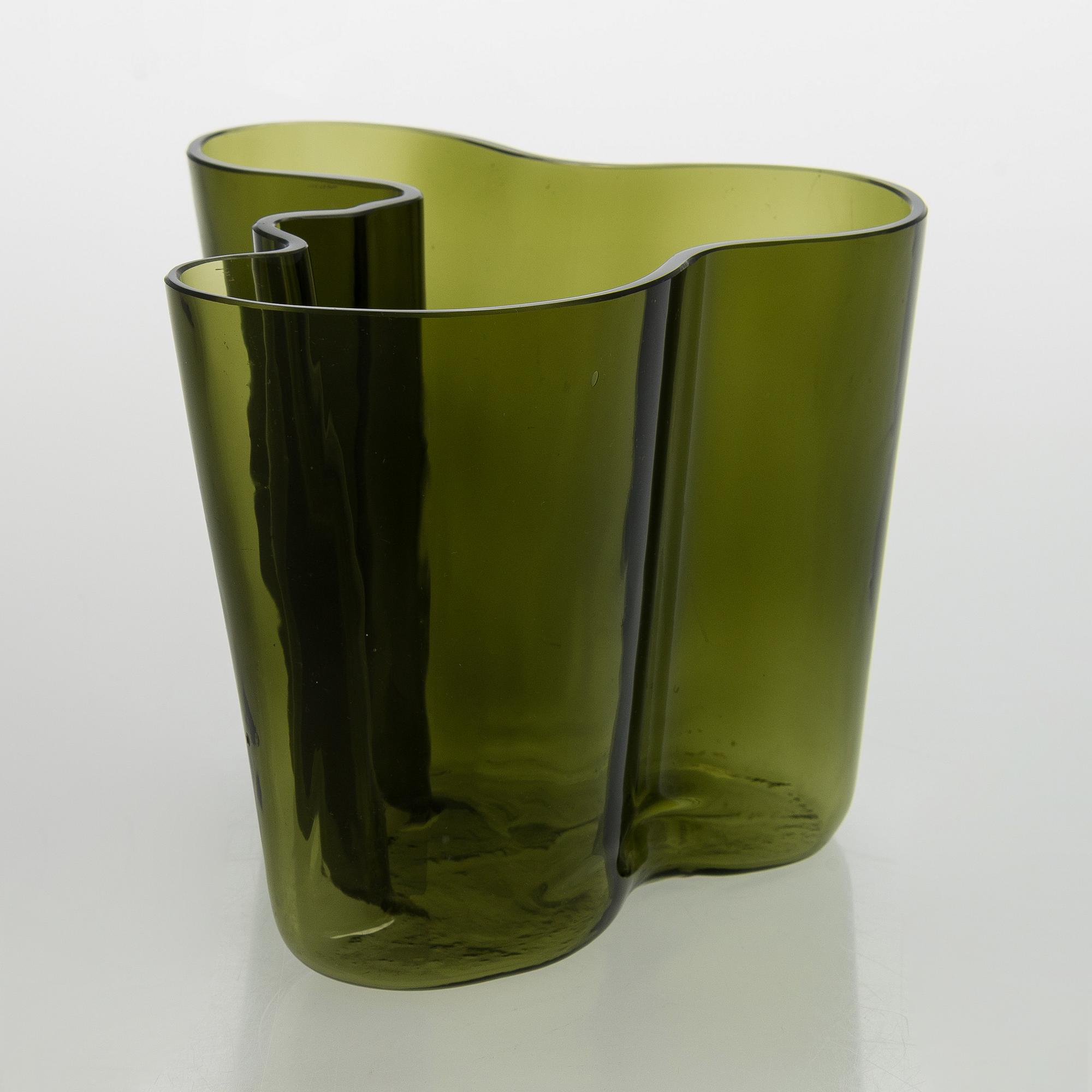 Alvar Aalto, a 1950s glass vase, model 3030, signed Alvar Aalto 3030.