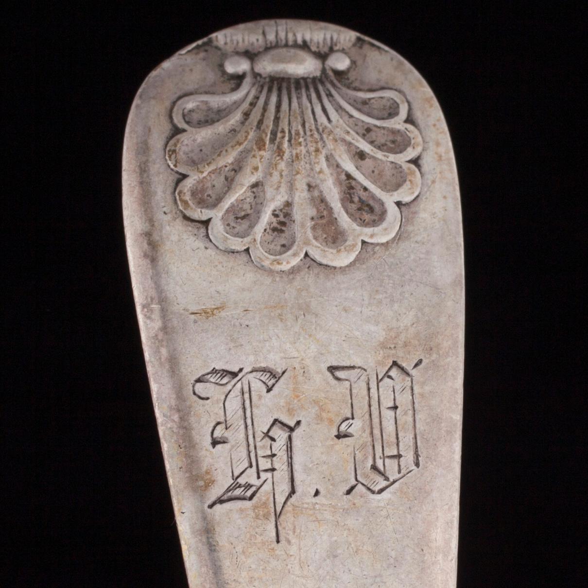 BESTICK, 35 delar, silver och nysilver, engelska, finska, ryska stämplar, 1845-1900-talets mitt. Total silvervikt 465 g.