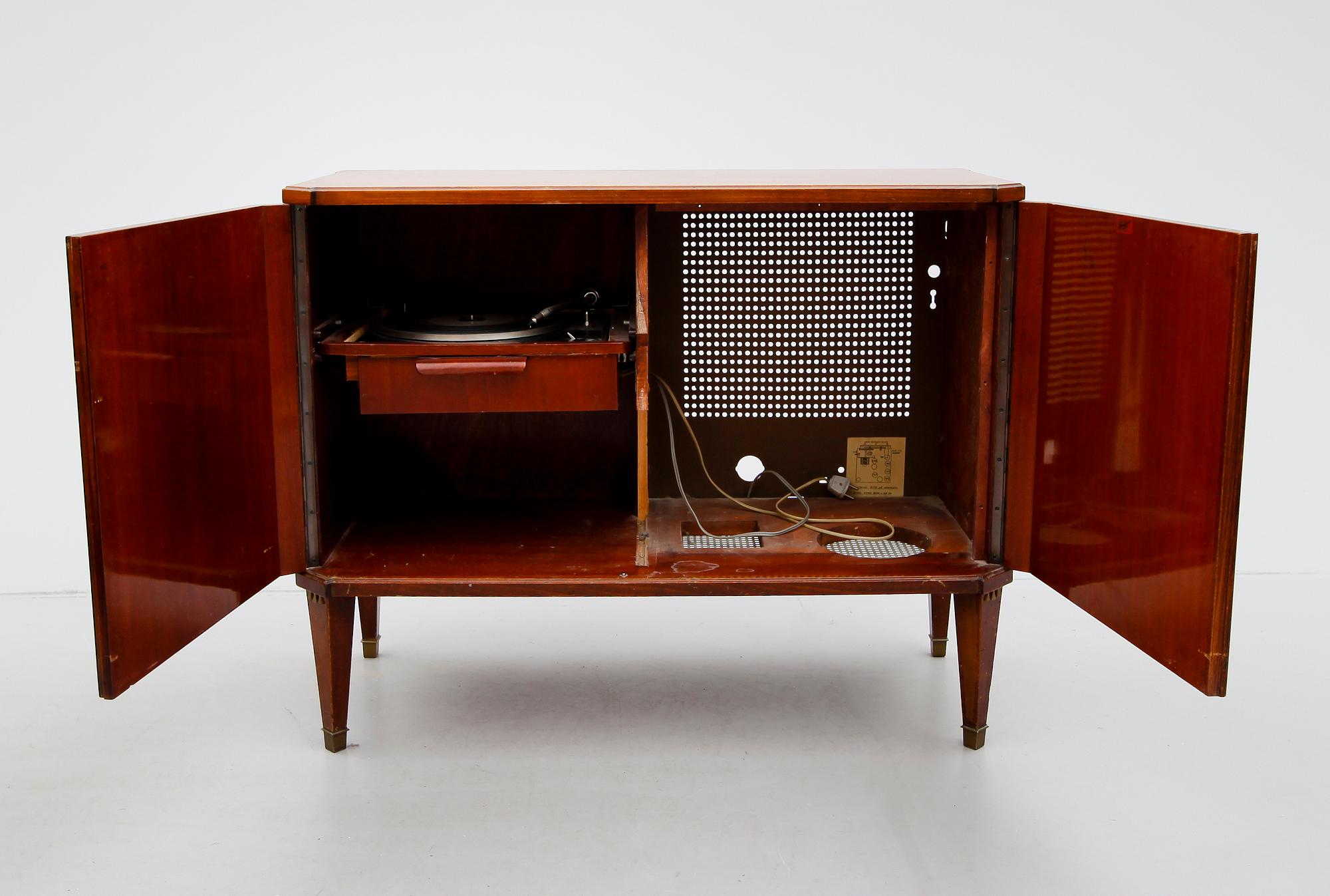 GRAMMOFONSKÅP, Luxor, gustaviansk stil, 1900-talets mitt.