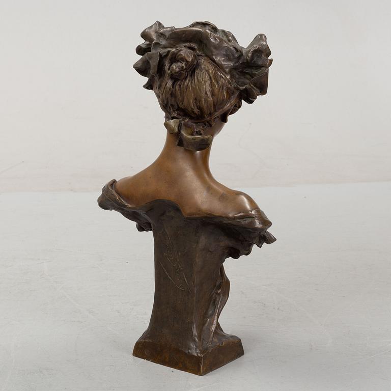 Georges van der Straeten, bust, patinated bronze, signed.