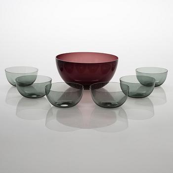 Kaj Franck, A serving bowl '1329' and 6 pcs dessert bowls '1340', Nuutajärvi Notsjö.