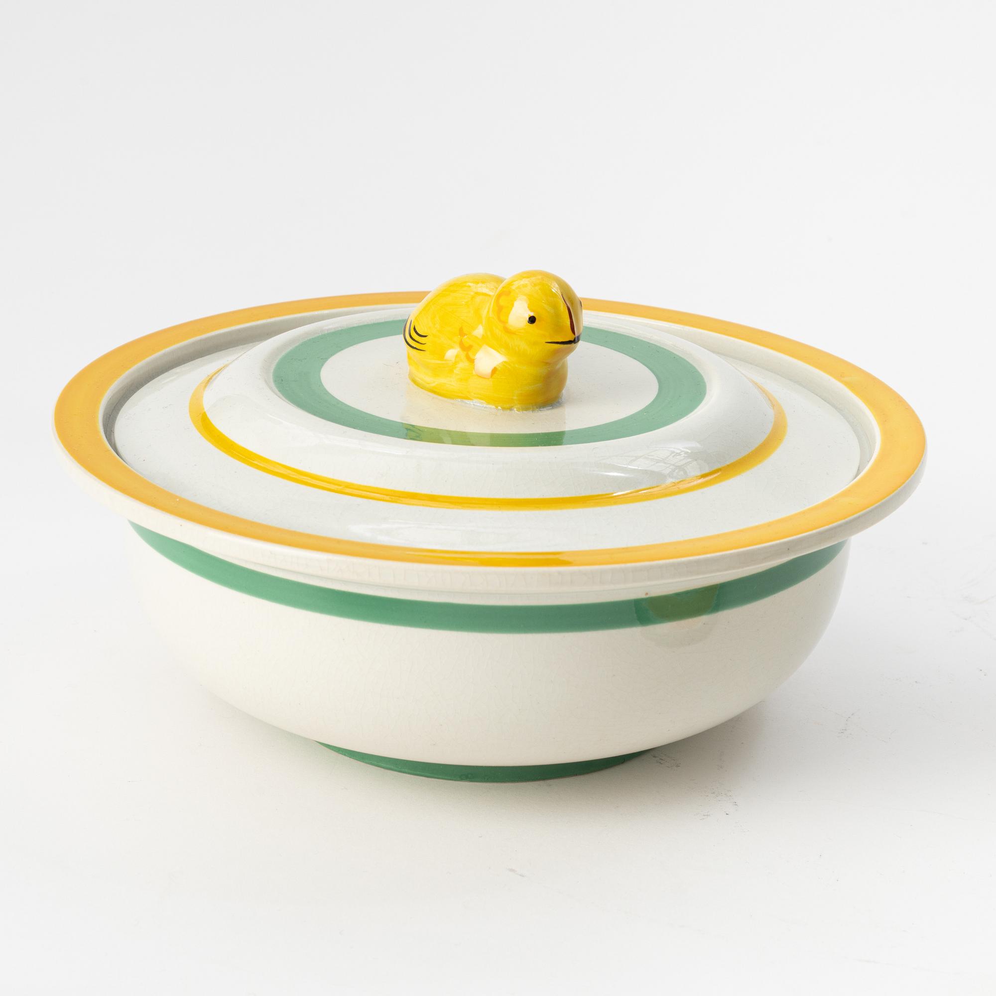 Wilhelm Kåge, a 'Kyckling' (Chicken) 18 pieces creamware service, Gustavsberg, Sweden, 1930's.