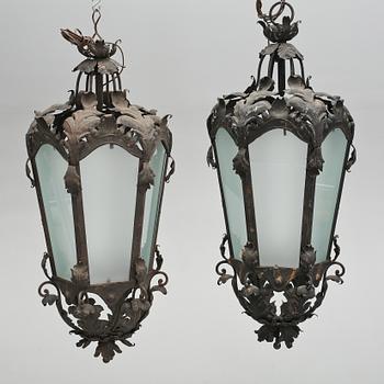 TAKLYKTOR, ett par, 1900-tal, höjd ca 100 cm.