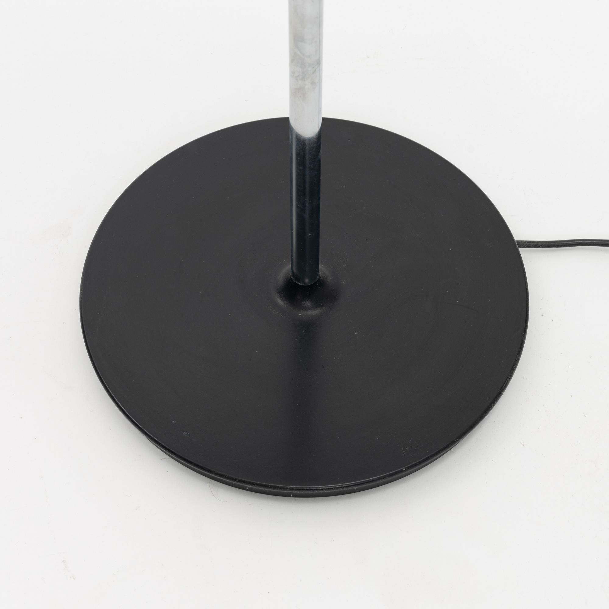 Poul Henningsen, golvlampor, ett par, PH-80, Louis Poulsen, Danmark.