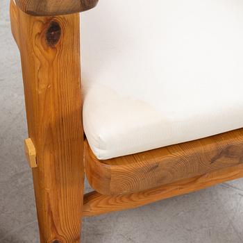 Stig Sandqvist, a pair of pine armchairs, Vemdalia, Sweden, second half of the 20th century.