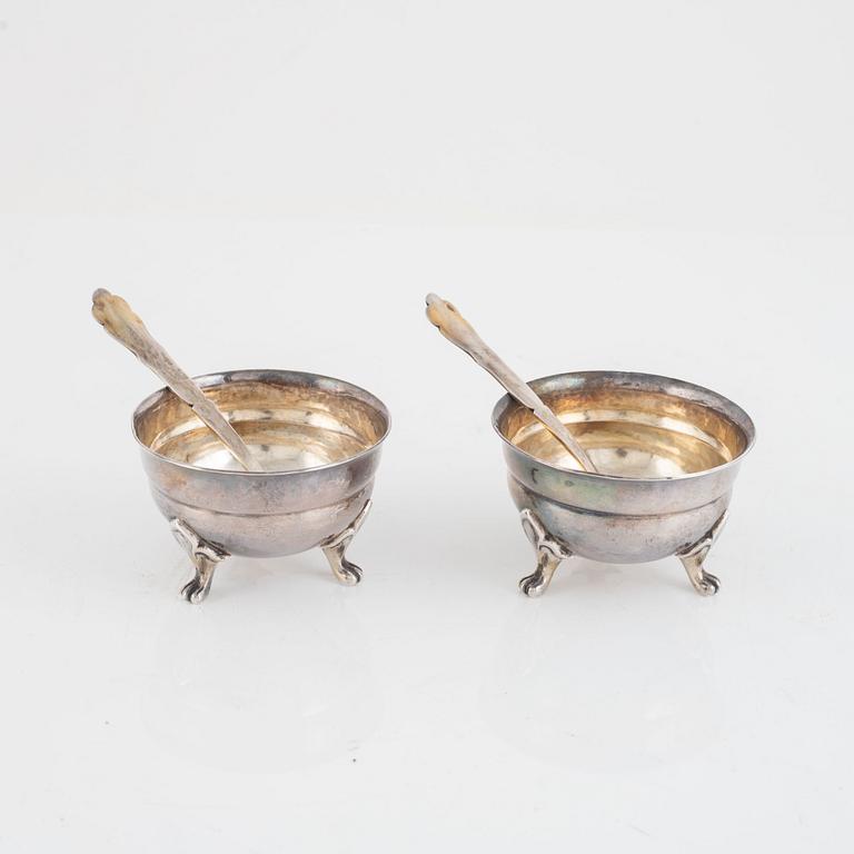 A pair of sterling silver salt cellars with salt spoons, Borgila, Stockholm, Sweden, 1931.