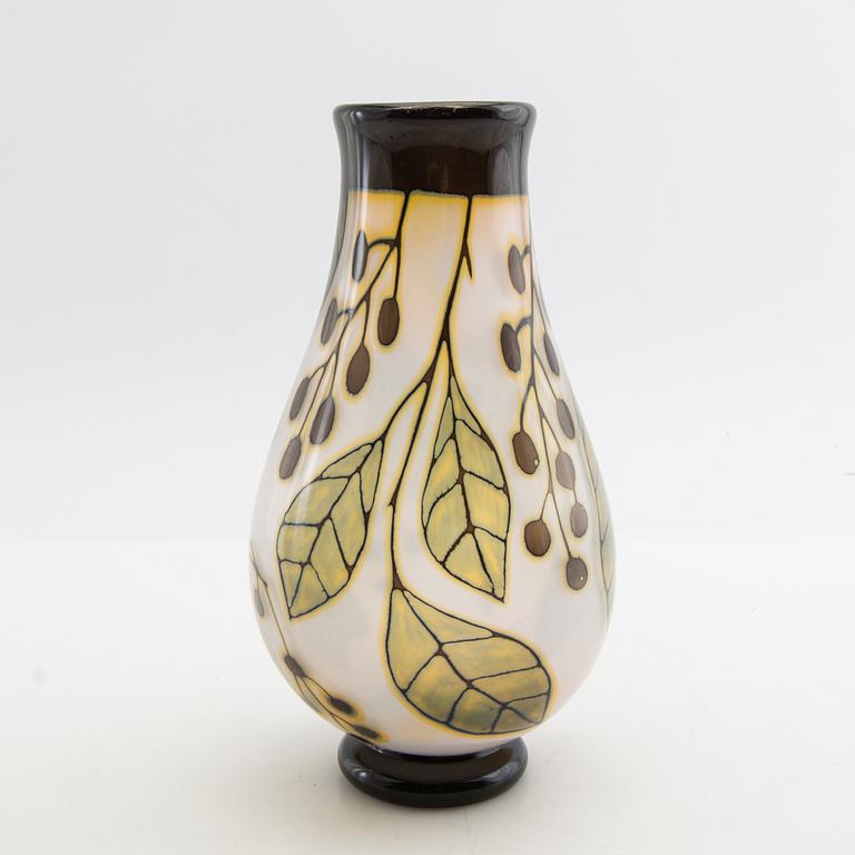 Eva Englund, a graal vase, Orrefors Gallery, 1986.